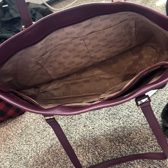 Michael Kors tote - Picture 3 of 5